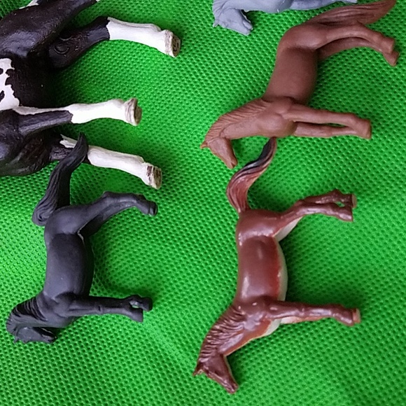 Assorted Horse Figurine Set - Black, Brown, Gray - Set Of 7. - Picture 2 of 10